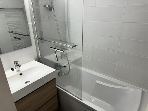 Koupelna v ubytování Chalets Autrichiens - T2/4PAX - CHALETS AUTRICHIENS MAE-3263