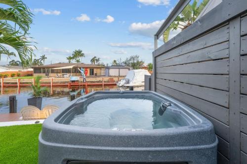 Gallery image of Tropical WaterFront Oasis in Dania Beach