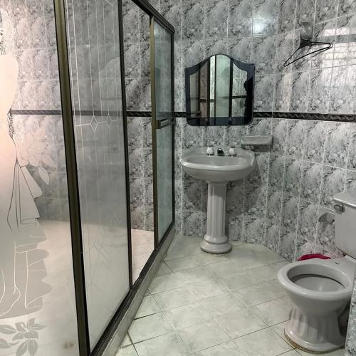 Ένα μπάνιο στο Hotel El Nogal