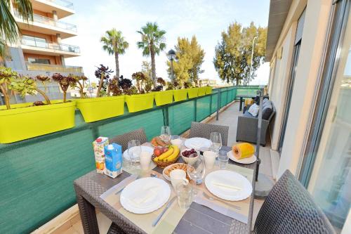 Seahorse Luxury Apartment with Pool and Seaview