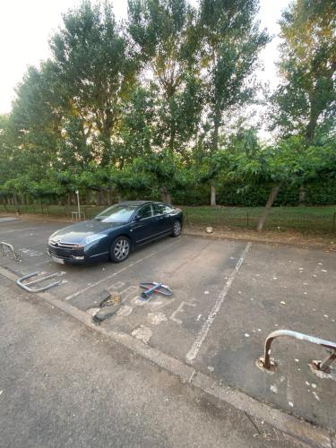 Studio avec vue port, piscine & parking privé
