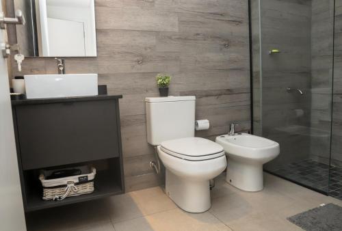 Vannas istaba naktsmītnē Beautiful apartment, fully equipped