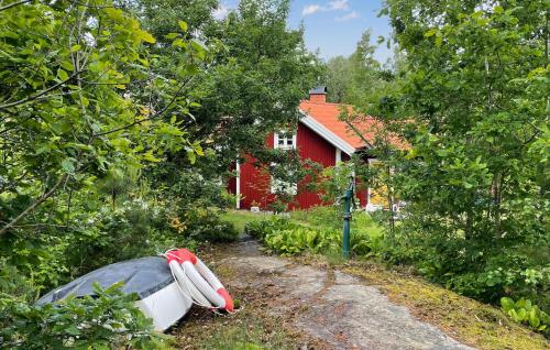 Zahrada ubytování Cozy Home In Tostared With Sauna