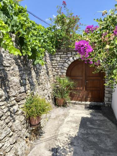 Gambar di galeri bagi Q Bay Apartments di Qeparo