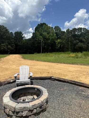 Gambar di galeri bagi Magnolia Estate Container Home di Sardis