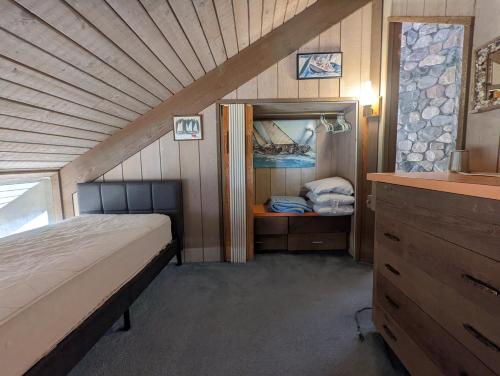 Postel nebo postele na pokoji v ubytování New! Lwardcove - Beachfront Beauty!