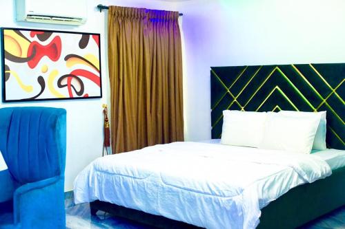 Katil atau katil-katil dalam bilik di 645 Hotel and Suit