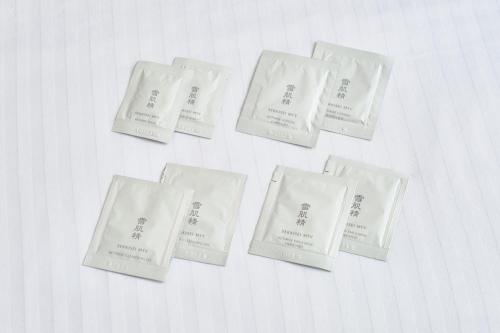 a group of white napkins sitting on a table at Hotel Villa Fontaine Tokyo-Jimbocho in Tokyo