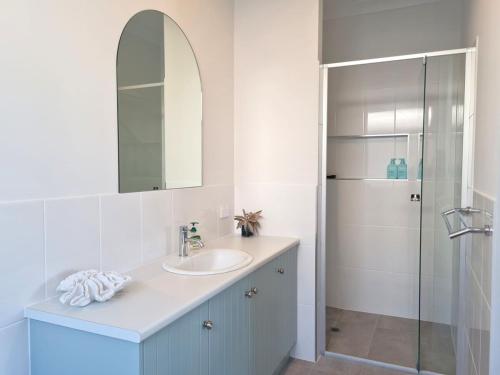 Ένα μπάνιο στο Jetty Nights