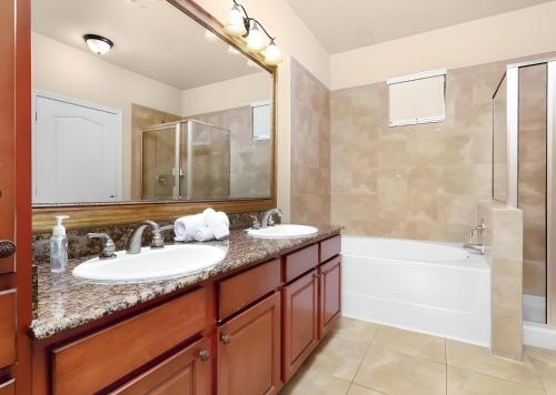 A Charming home nearby Disney photo 4