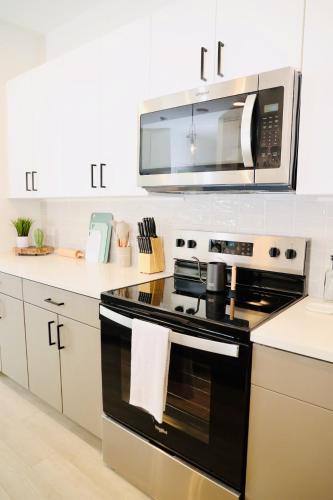 Η κουζίνα ή μικρή κουζίνα στο Casita Cactus Pool - Near Q2, Domain & Parks