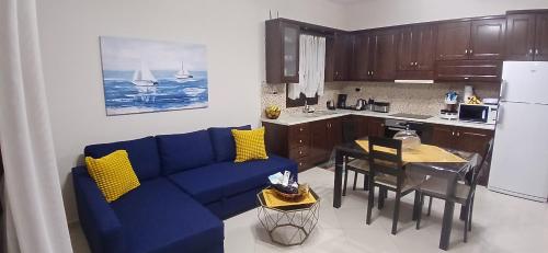 Η κουζίνα ή μικρή κουζίνα στο Kasti's House 1 Vromolithos Beach