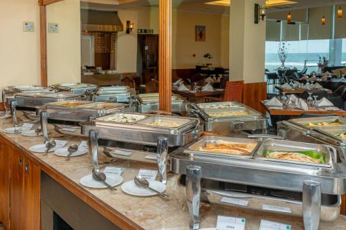 Comida en o cerca de este hotel