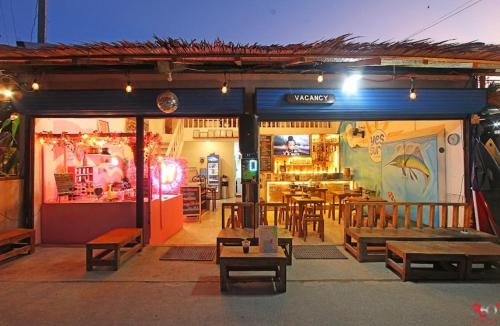 Restaurace v ubytování Yes Surf Siargao