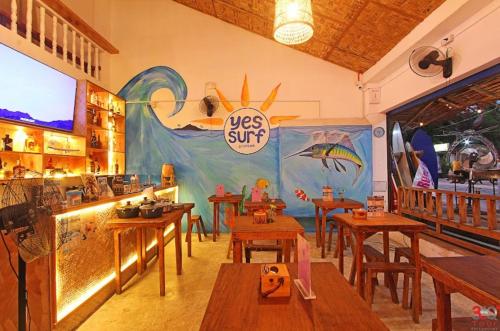 Restaurace v ubytování Yes Surf Siargao