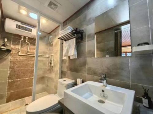 Phòng tắm tại Shanshuirenjia High-end Boutique Inn