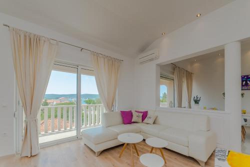 Χώρος καθιστικού στο Apartments Kampanel