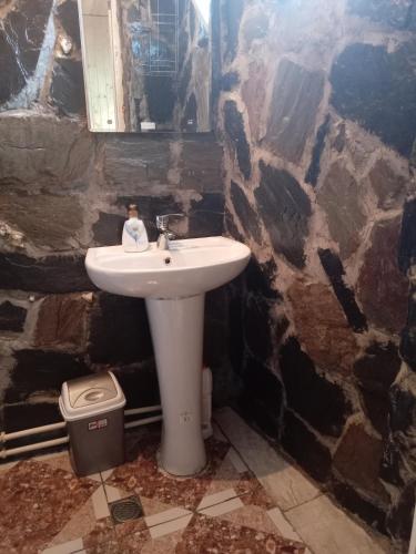 Bilik mandi di Stone house
