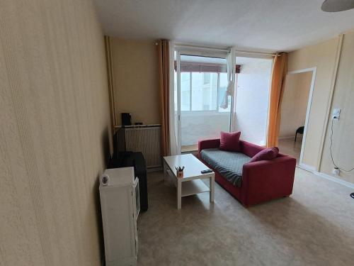 Χώρος καθιστικού στο Cozy 1 bedroom, 10 min walk to train station
