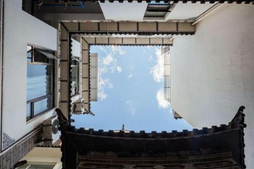 a view of the sky from the inside of a building at Yunzhan hotel in Dali