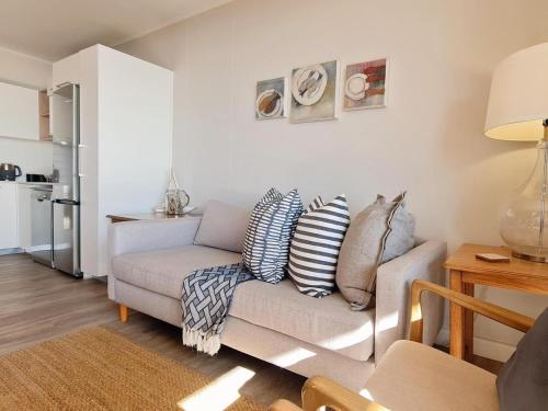 Dapur atau dapur kecil di Ocean Delight - Mossel Cove Unit 203