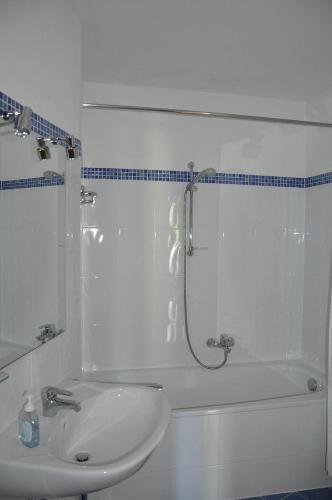 Kylpyhuone majoituspaikassa Haus Dorothea