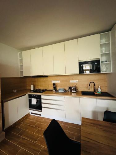 Apartmán Servatiusにあるキッチンまたは簡易キッチン