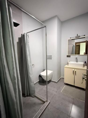 Metrocity apartments with Seaviewにあるバスルーム