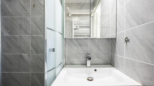 Ένα μπάνιο στο Grand Horizon 1 N204 - 2P4