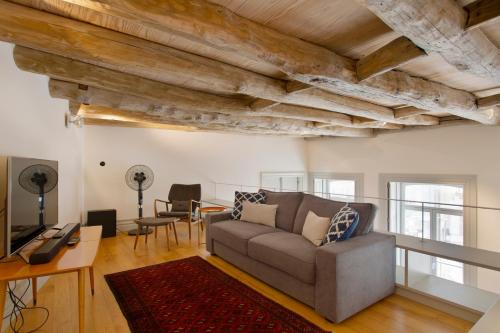 BOUTIQUE Rentals - Toledos One & Only Apt in Historical center of Porto