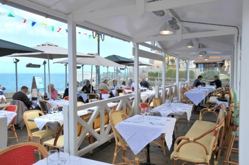 Ресторан / где поесть в Hotel Le Rayon Vert