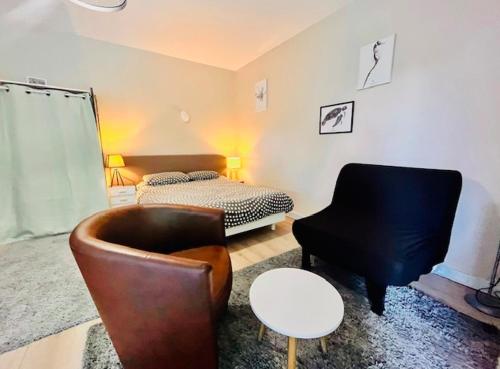 Photo de la galerie de l'établissement Comfortable Apt In A Residence With Pool, à La Rochelle