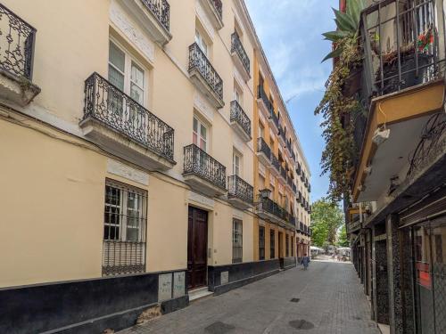 Cardenal Spinola Duplex Center by Valcambre