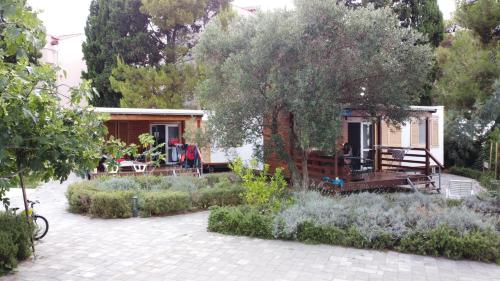 Camping Cremona Turanj Mobile Home Red