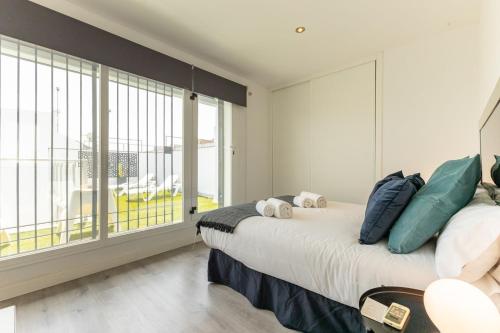 Cardenal Spinola Duplex Center by Valcambre