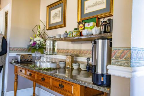 Cucina o angolo cottura di Westlodge at Graskop B&B