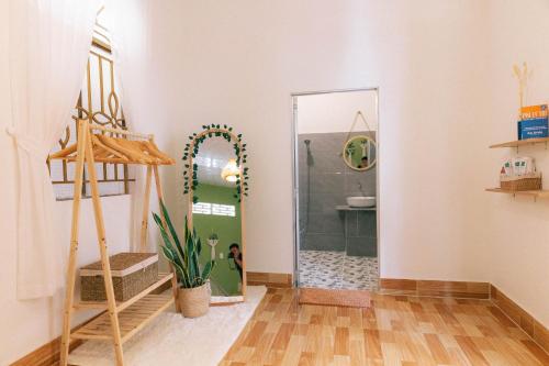 Ванная комната в Phòng Mơ - Nhà Mơ Homestay Bến Tre