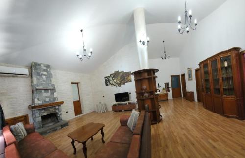 TV a/nebo společenská místnost v ubytování Guesthouse Te Lala