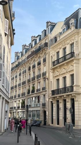 Le Marais - Bercy - Louvre Museum - Bastille