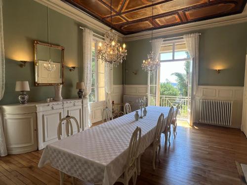 Fotografie z fotogalerie ubytování Château de Marigny v destinaci Sauvigny-les-Bois