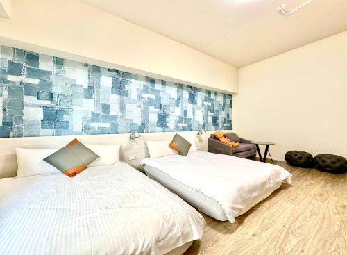 Una cama o camas en una habitación de Mo