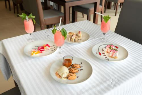 ホテルの敷地内または近くでの食事または食べ物