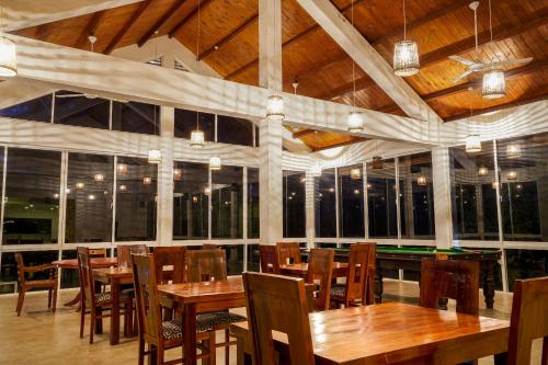 Lavendish Wild Safariにあるレストランまたは飲食店