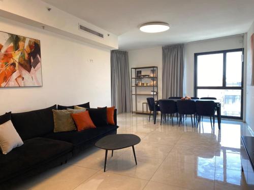 Χώρος καθιστικού στο JTower Royal Suites - Alefimmoed