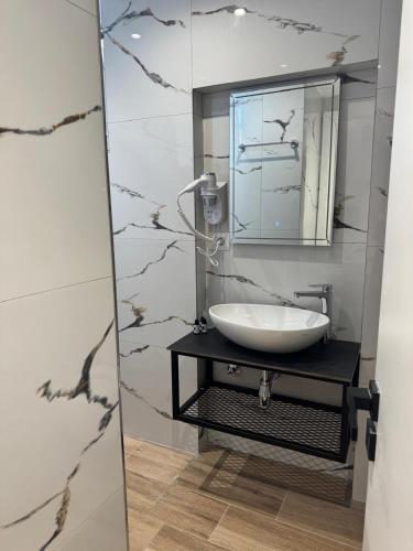 Ένα μπάνιο στο S&K Apartment