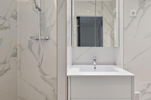 Apartment with exclusive terrace - Le Marais