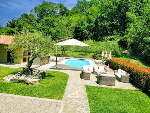 Gallery image of Villa 3 Bed 4 Bath Sleeps 8 Pool Hot tub Air Con in Villafranca in Lunigiana