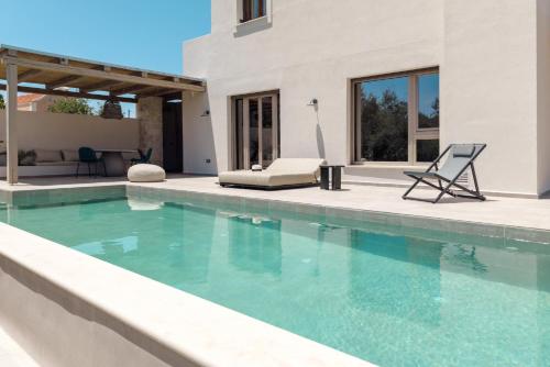 Villa Amano - Authentic Luxury, heated pool