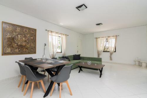 Fotografie z fotogalerie ubytování Villa Svoronou Athens Riviera v destinaci Áyios Nikólaos