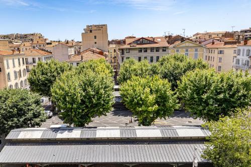L'ÉTOILE D'OR avec terrasse au centre de Cannes